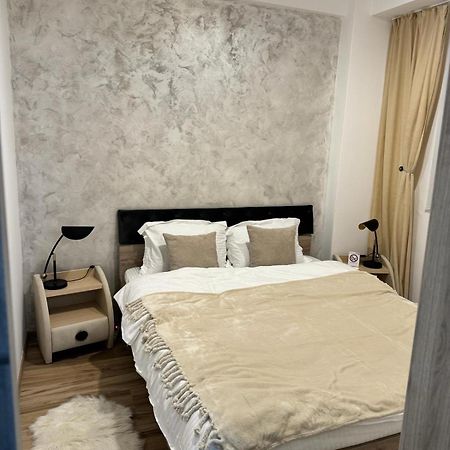 Luxury Young Residence Iasi Esterno foto