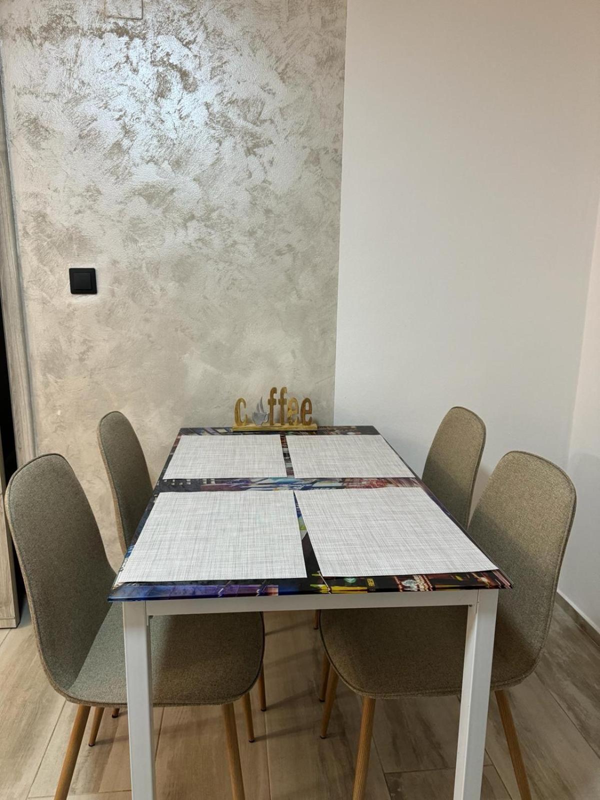 Luxury Young Residence Iasi Esterno foto