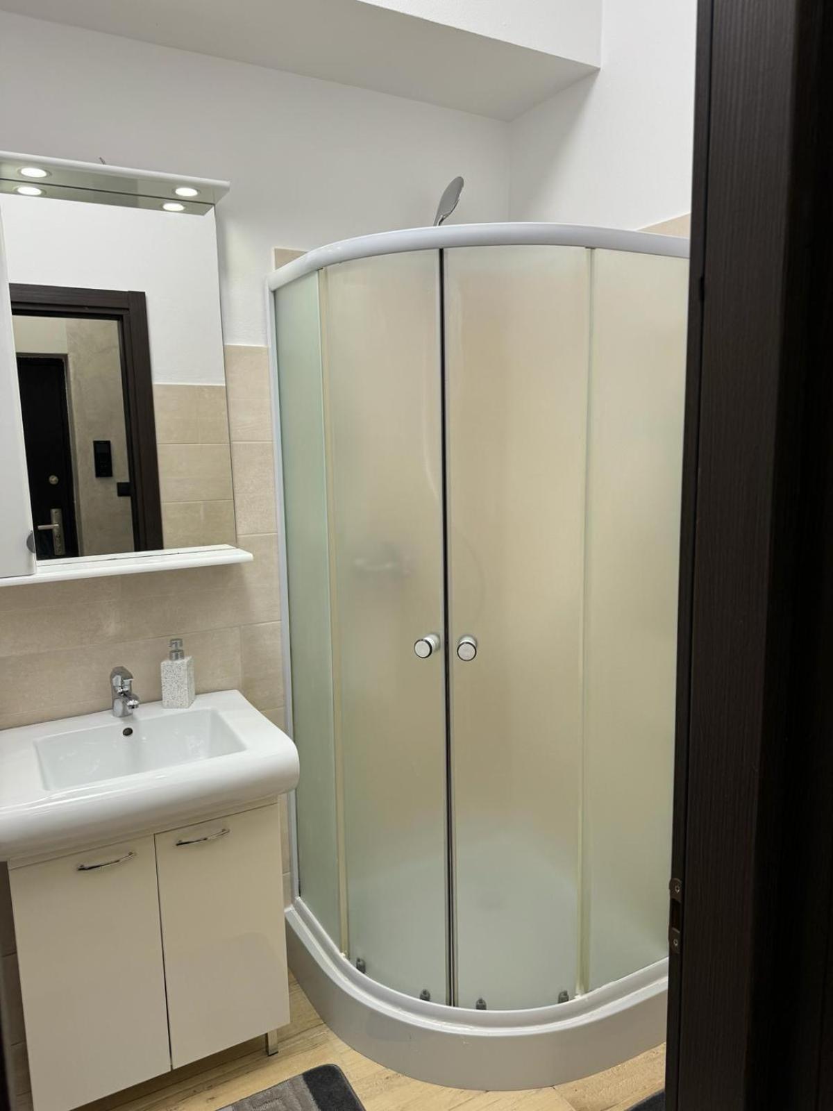 Luxury Young Residence Iasi Esterno foto