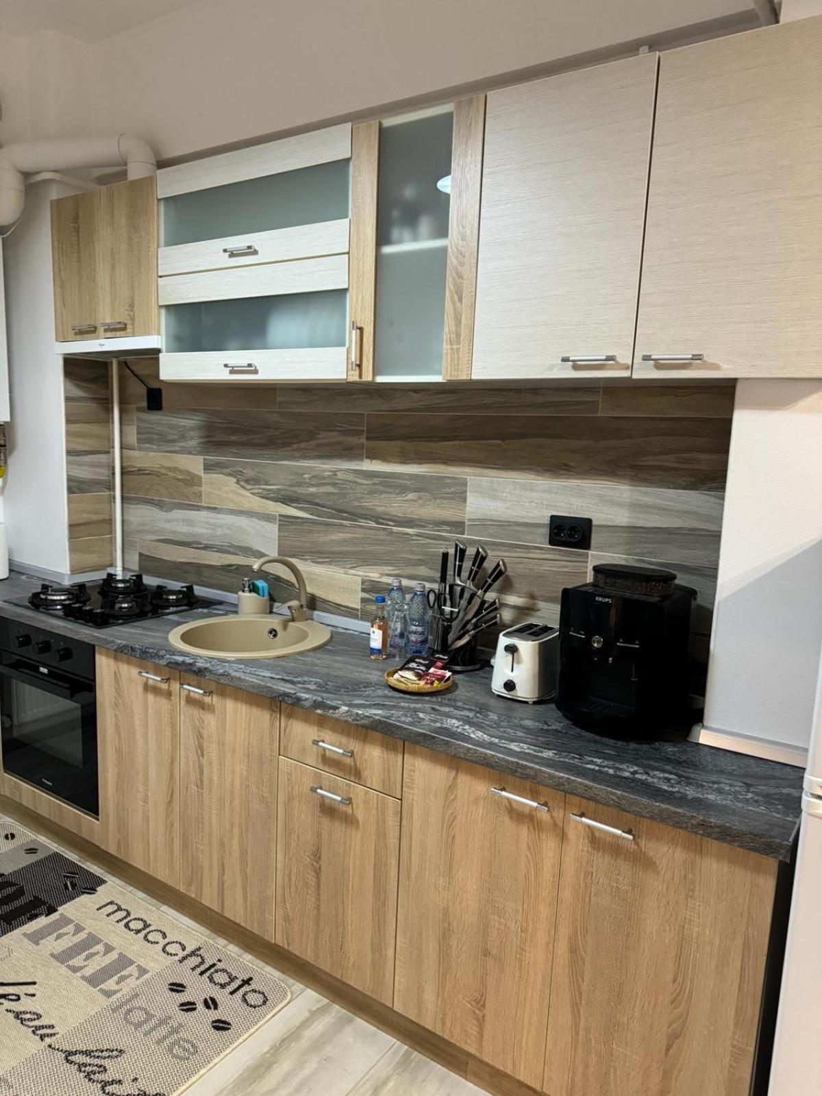 Luxury Young Residence Iasi Esterno foto